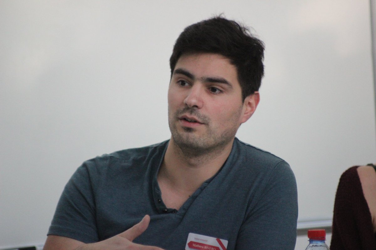 conf_num's tweet photo. .@Mathieu_Rivero :
"Ce que m'a apporté l'université c'est la structure : savoir comment on fonctionne soi-même et comment faire face à la contrainte"
#confnum #webalyon2 @univ_lyon2 https://t.co/99Ukn8oJy3