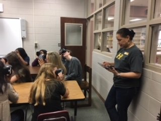 LuanneRowland's tweet photo. Ms. Camacho's Spanish 3 class visiting Machu Picchu with Google Expeditions @AndersonFive #a5Instruction #a5TechTalks https://t.co/0PHgXSJoWw