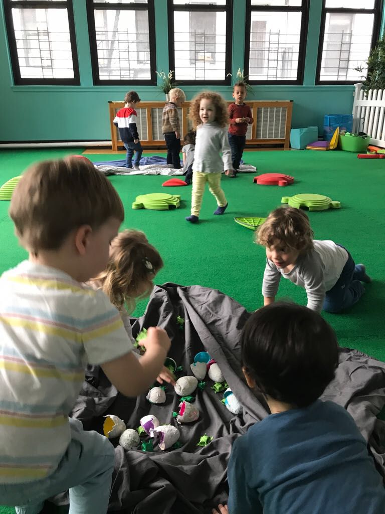 NAISNY's tweet photo. The 2s excitedly arrived at school to find out the turtle eggs had hatched. It was our mission to help the baby turtles to safely get to the ocean! #IEYC #oceantreasures #2sProgram https://t.co/xKH4pPxfA4