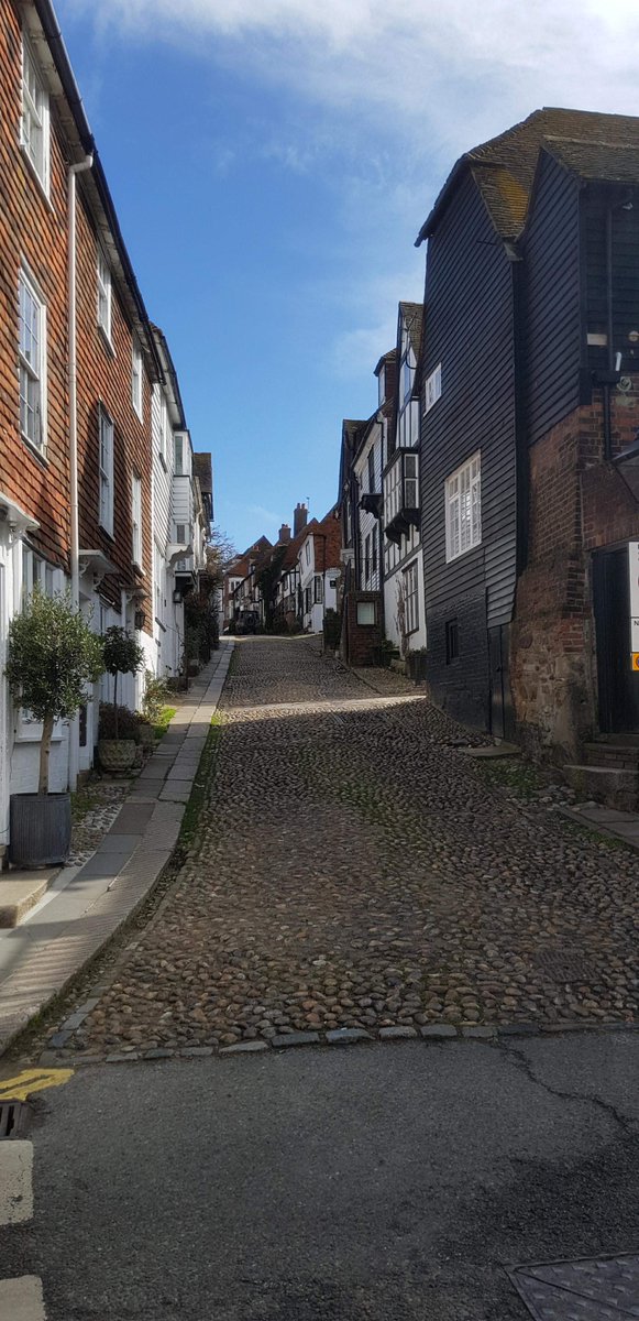CloudNineHols's tweet photo. Our passengers have been enjoying these lovely #BlueSkies down in #Eastbourne and #Rye this week!
We hope you've all had a wonderful time!
Thank you #DriverDale for the images!☀️🚍
#CoachHolidays #Northampton #SouthCoast @VisitEastbourne https://t.co/IAOrd7wlyn