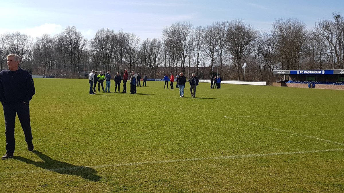 dcmnederland's tweet photo. Veel belangstelling voor de O2 bijeenkomst in Castricum! #natuurgras #o2concept https://t.co/csjb8Ip3Bv