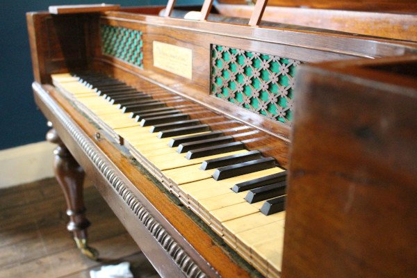 Celebrating 88 keys on the piano on the 88th day of the year - Happy #PianoDay! 
Although records suggest Dickens had '...no aptitude for music' his wife Catherine and sister Fanny did play! Great excuse to pop in &amp; see our treasured 1830s cottage #piano in Dickens's #drawingroom