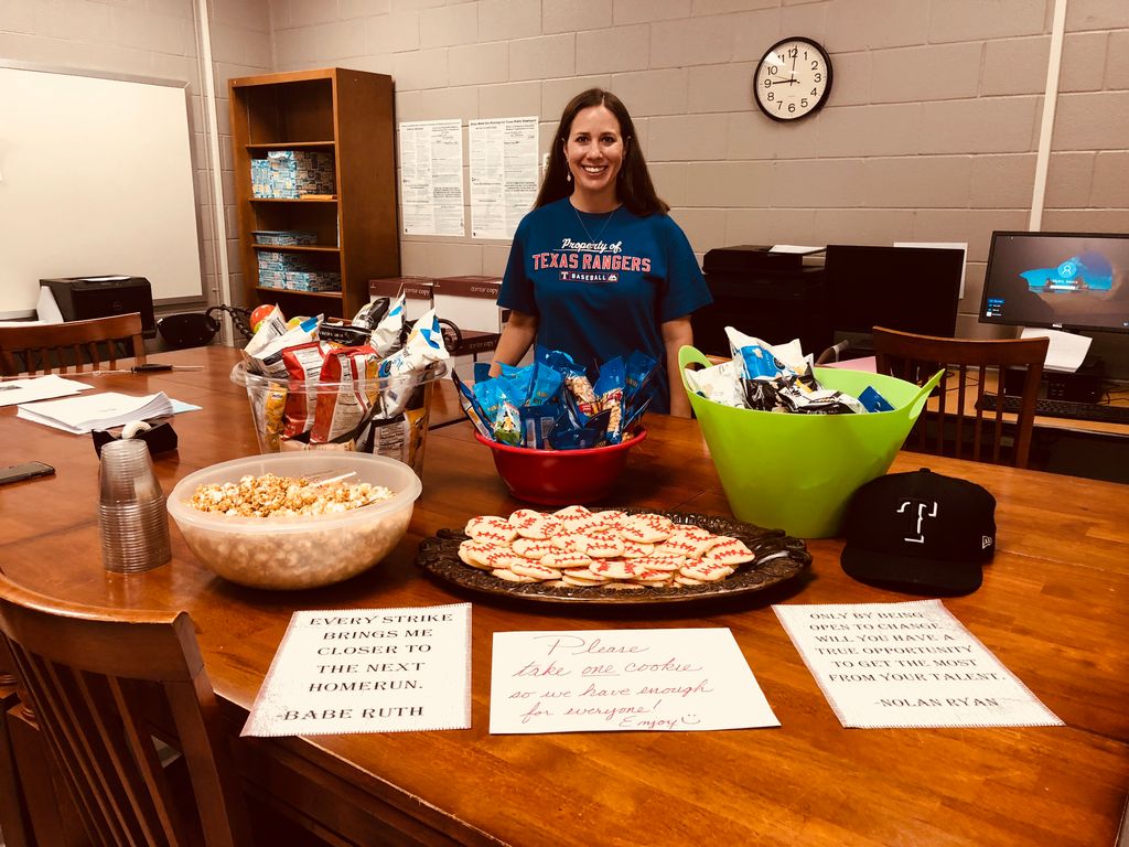 Happy Opening Day North Oaks! #NOMSPride #LetsGoRangers ⚾️