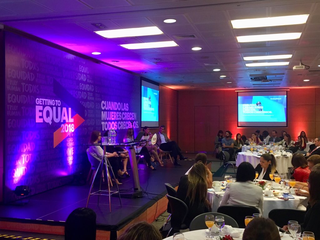 Priscilla_zamor's tweet photo. En @icare_chile lanzamiento #GettingtoEqual2018 de @Accenture En Panel, @mariaelenasanz de @promocionachile refuerza “sentido de urgenc en equid de género. Nuevas gen y la tec ayudarán pero no es suf. Estudios indican q si mujeres y org no hacen algo, la brecha puede aumentar” https://t.co/O4mumnXJBf