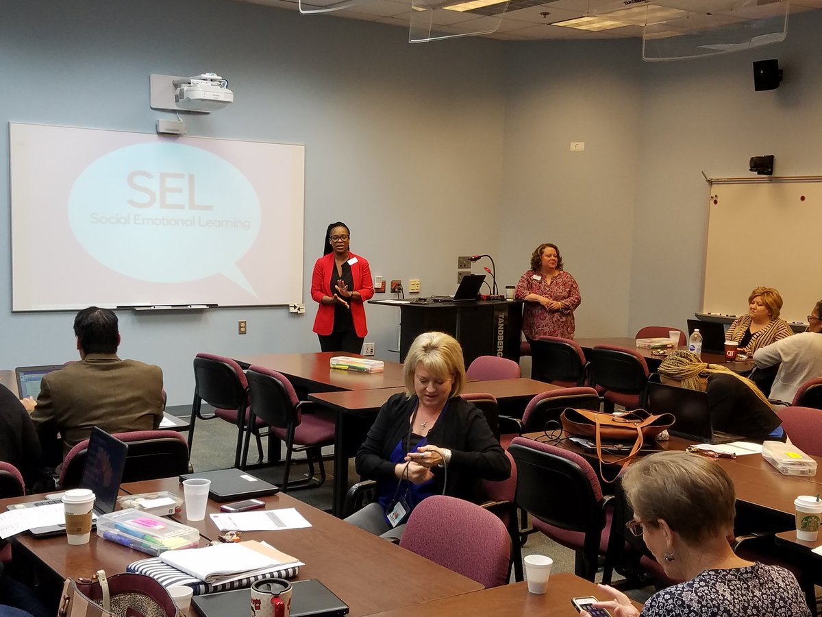 AISDblended's tweet image. Sessions over base content for 3 focus areas underway!  @AISDLearning @AISDPDC #differentiation #datainformedinstruction #socialemotional