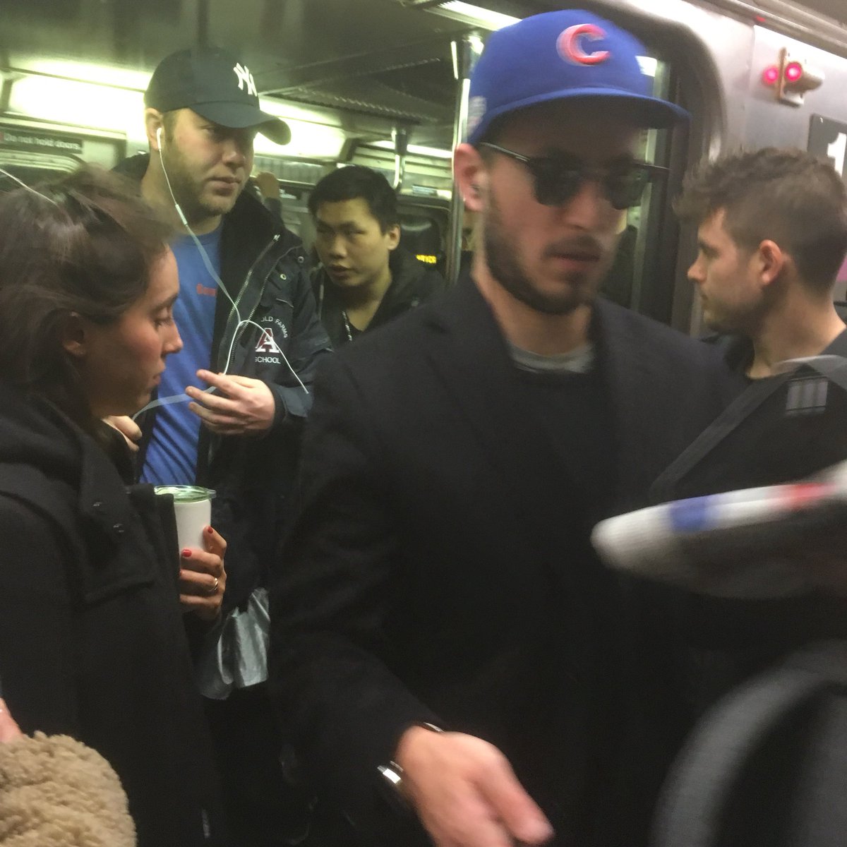 MLBCapsInNYC's tweet photo. #mlbcapsinnyc #mlbcapsinnyc2018 #yankeescap #cubscap #mlbcaps @mlb #photosvavengerhunt https://t.co/rmcOh51ij2 https://t.co/szgWBeJ0uI