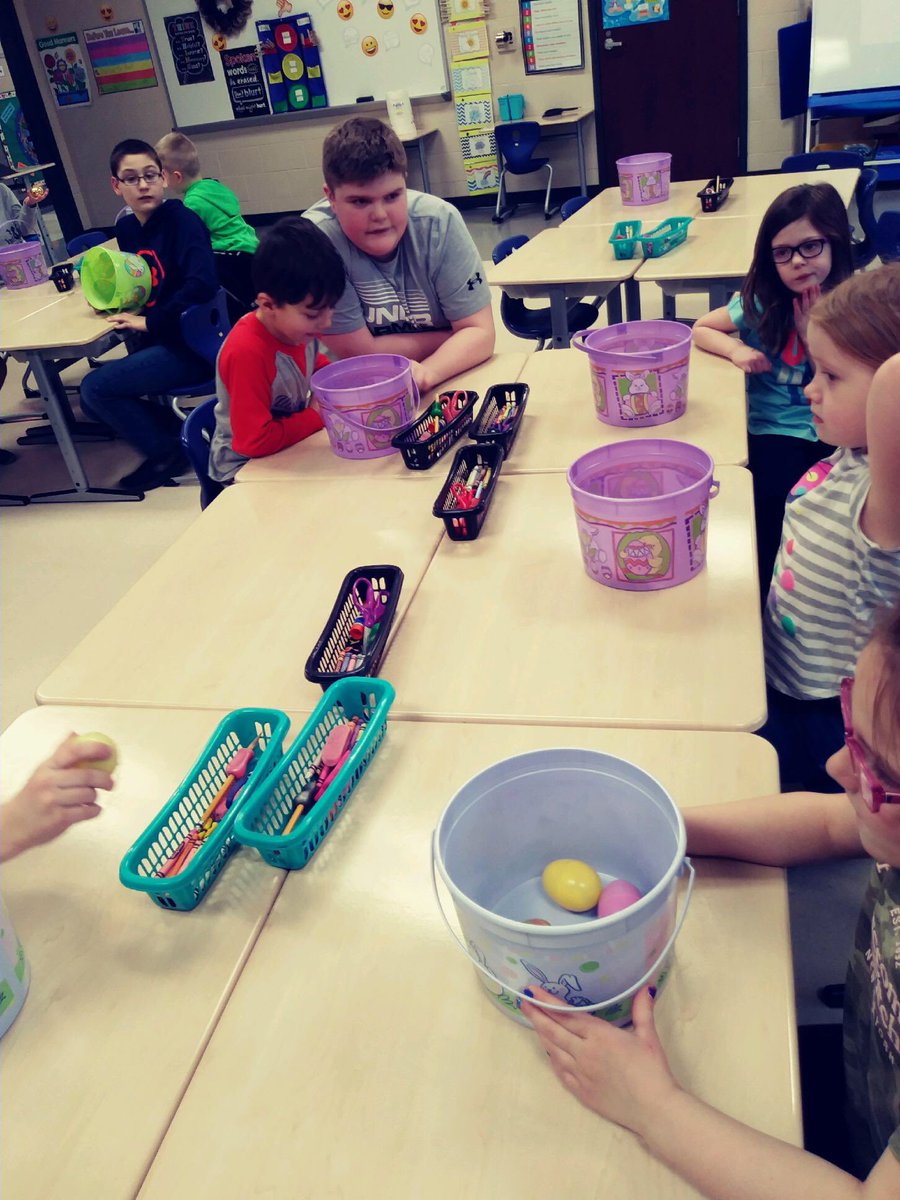 MrRitter76's tweet photo. Easter egg hunt with our Kindergarten buddies! https://t.co/hsolFgCafb