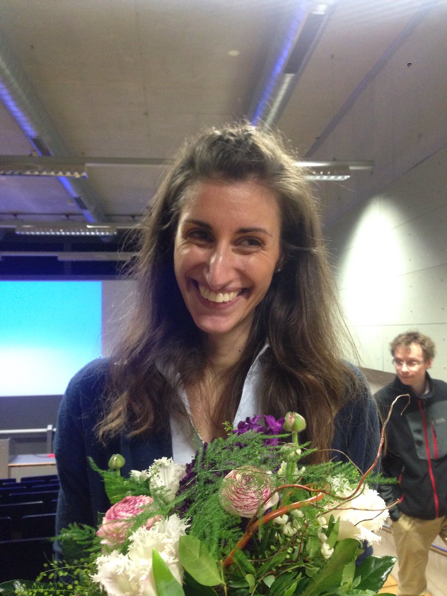 AnnaBajur's tweet photo. Bravo Dr. Gwenny!!!! #imprs #mpi-cbg #tud https://t.co/b8AmaRTw3f