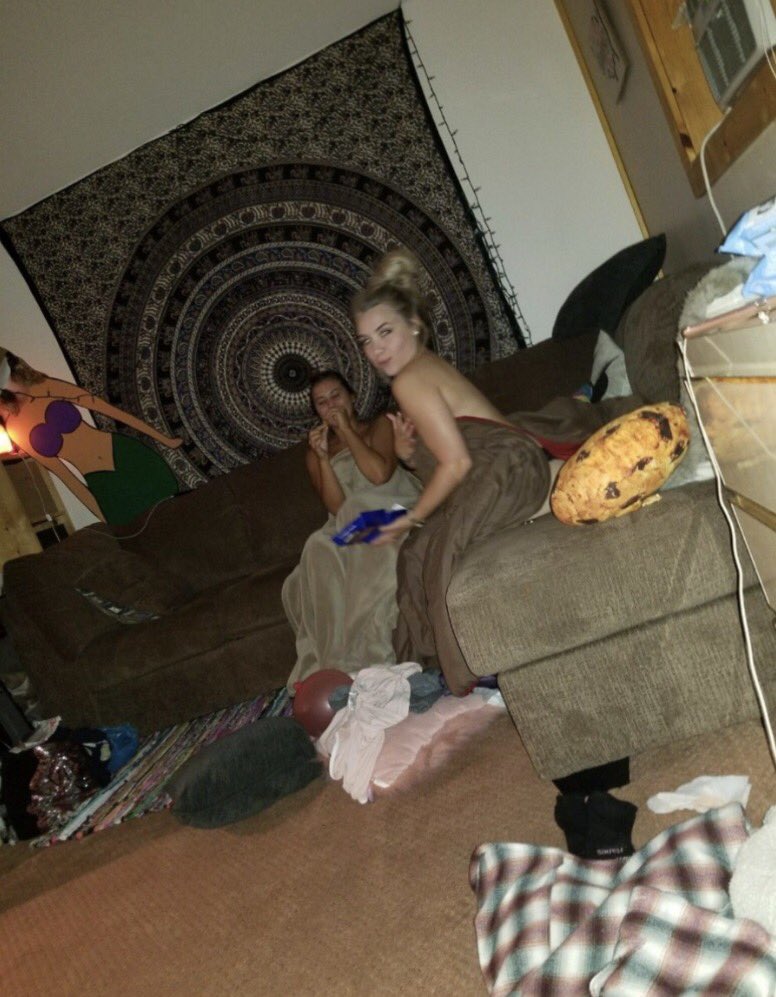 _ashleighmoore's tweet image. happy birthday lond!!!!! i ❤️ u so muchhh :))) @londynbrown_