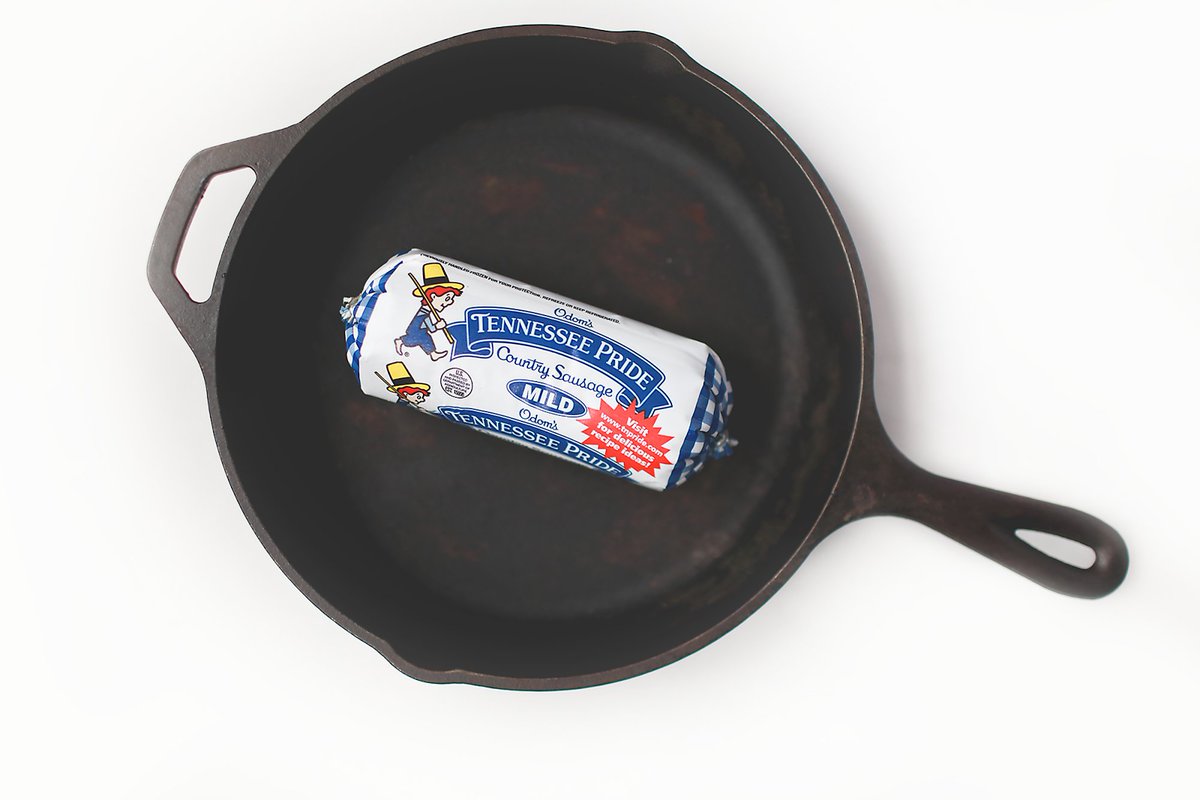 stephaniesclark's tweet photo. What do you guys make for Easter Breakfast?! 🍳 🥞 
I linked in my profile to an EASY casserole recipe I shared on the blog with Odom’s Tennessee Pride and @Walmart #ad but I want to hear what you cook or IF you cook on Easter morning. #BreakfastGoals2018 https://t.co/epaiDme1Dc https://t.co/SeirTbECTD