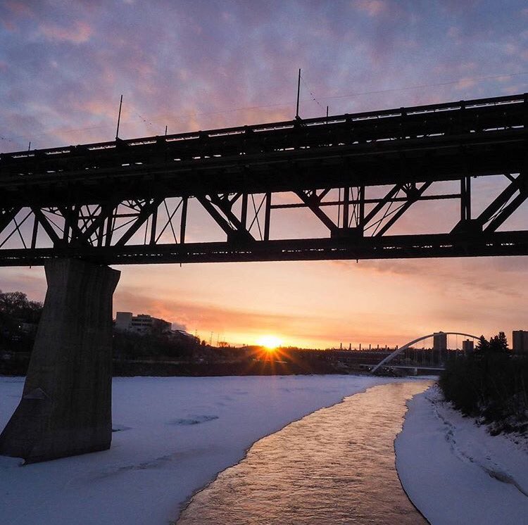 ExploreEdmonton's tweet photo. Morning rays ☀️
#ExploreEdmonton

Photo by @alannakyee. https://t.co/uz1UpPZGoK