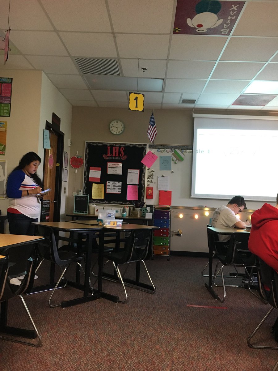 KristinKubic's tweet photo. Great ideas from Ms. Delagado’s class #LibertyLearns #interactivenotebooks #birthdayboard #groupseating #noteabilityapp @LHSRedhawks https://t.co/JpYKwxj720