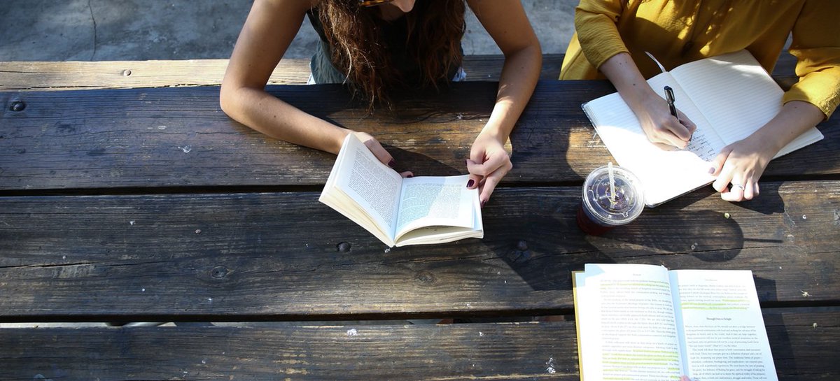 LearnFrenchVL's tweet image. Phrase of the Day
🇬🇧 I am taking a class. 
🇫🇷 Je prends des cours.
Millions more at phrasemates.com