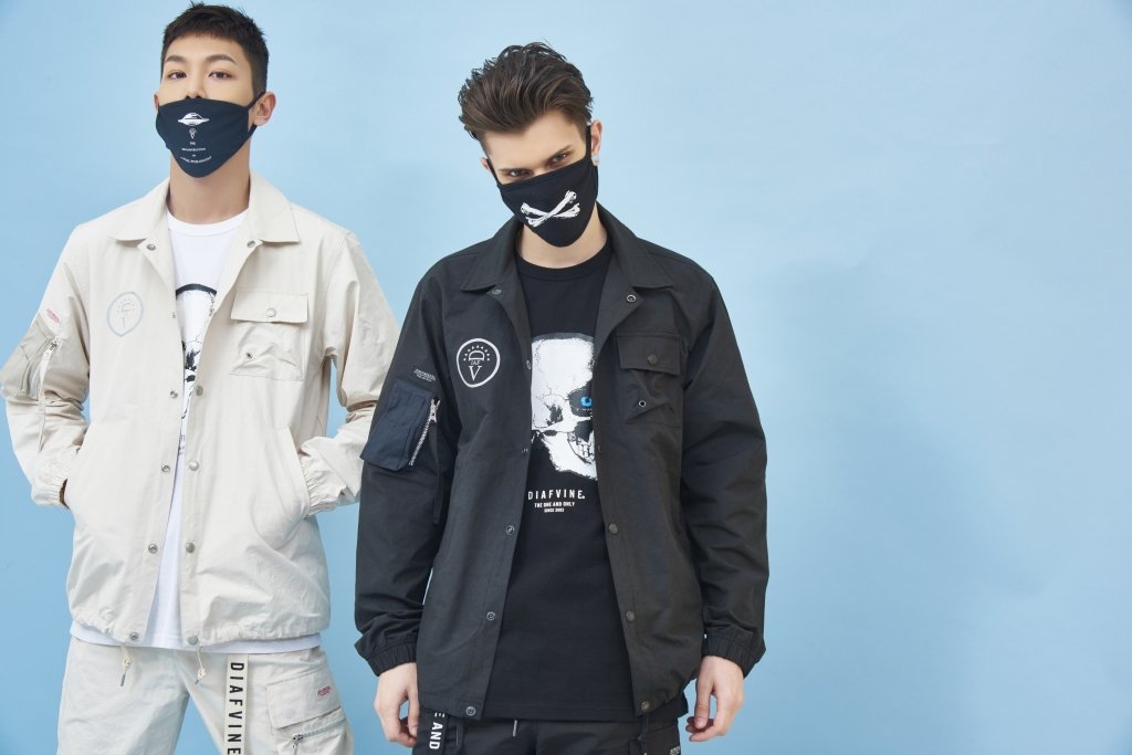 LeeCheolWooTH's tweet photo. Lee Cheolwoo for Diafvine Official 'FLOWER for SAVAGE' 2018 S/S Collection https://t.co/jNUz5r6UO7