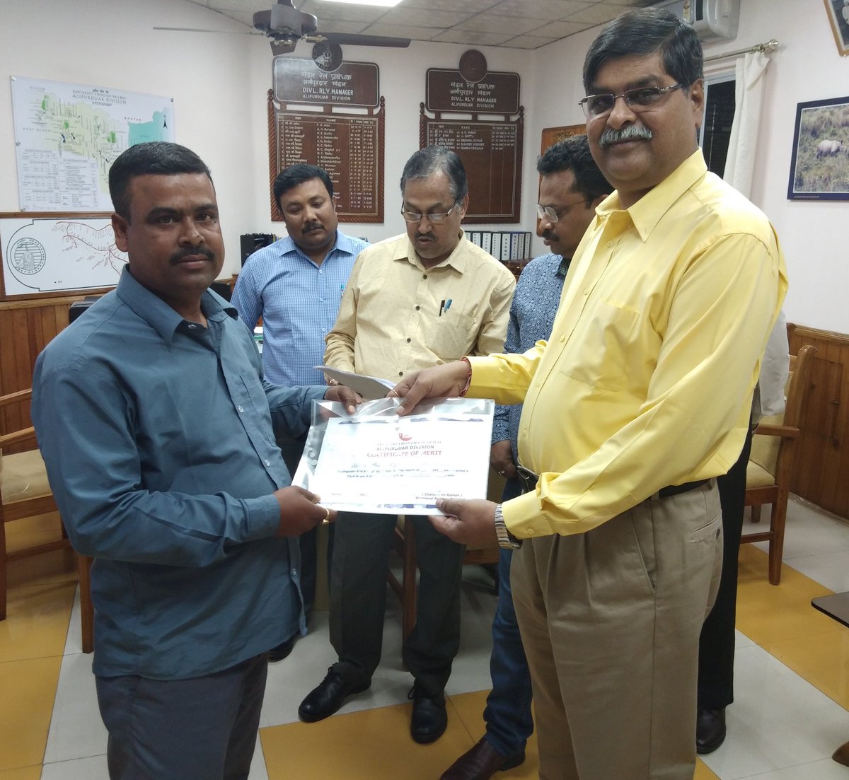 drm_apdj's tweet photo. Sri Mithun Paswan &amp; Sri Pronay Dey, Track Maintainer, have been awarded '#Man Of The #Month' for detecting Rail fracture &amp; #saving untoward incident. https://t.co/9z4EUbYDcp