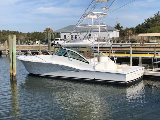 BluewaterYS's tweet photo. Say hello to our newest arrival! This @AlbemarleBoats 41 Express is now docked at our #beaufort office conveniently located on the #ICW at @JarrettBay. Give us a call or stop by for a showing of this impressive beauty. #newboat #expressboat #albemarle41 #boatforsale #newarrival https://t.co/I6EpKbN4Sk