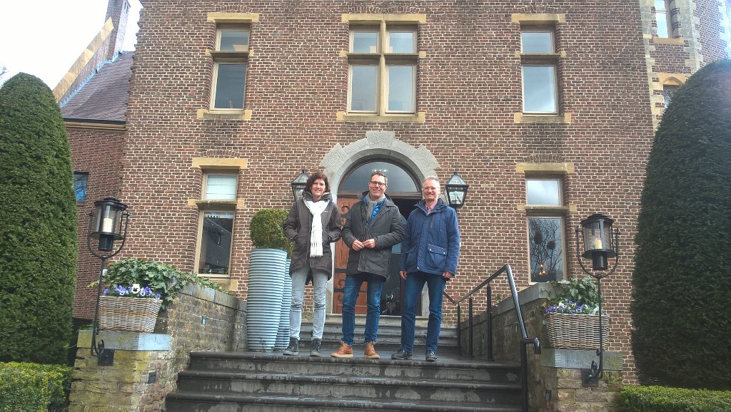 JoseHermens's tweet photo. Met directie @Natuurmonument  fietstocht over landgoed #Terworm #Heerlen. Dank voor gebruik fietsen @HotelTerworm https://t.co/poYRXWkk80