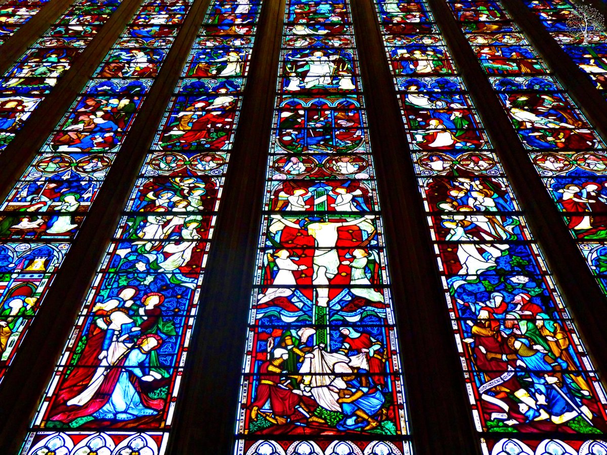 SanjeePerera1's tweet photo. Keeping with #HolyWeek #WindowOnLent; the #LifeOfChrist #EastWindow @CarlisleCath circa 1350 rebuilt after the fire of 1292, over 50 ft high, attributed to #IvoDeRaughton. The lower part is by #HardmanAndCo. dates from 1861, in memory of #BishopHughPercy. https://t.co/F3yFSAEilt https://t.co/aaaPYrEDui