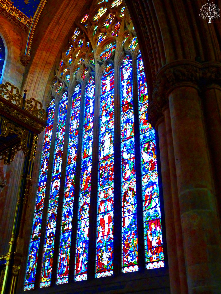 SanjeePerera1's tweet photo. Keeping with #HolyWeek #WindowOnLent; the #LifeOfChrist #EastWindow @CarlisleCath circa 1350 rebuilt after the fire of 1292, over 50 ft high, attributed to #IvoDeRaughton. The lower part is by #HardmanAndCo. dates from 1861, in memory of #BishopHughPercy. https://t.co/F3yFSAEilt https://t.co/aaaPYrEDui
