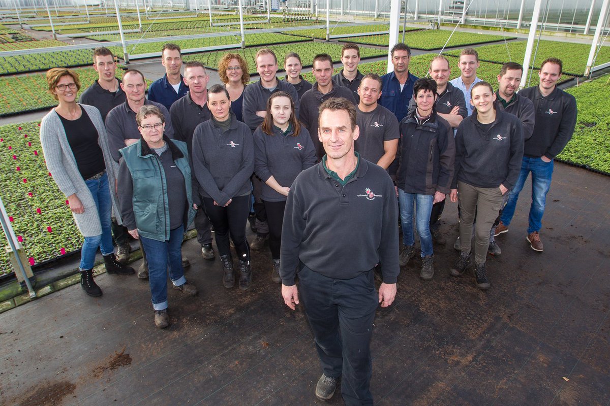minlvvn's tweet photo. And the winner is #VanderAvoirdTrayplant. Hartelijk gefeliciteerd met de titel Agrarisch Ondernemer van het Jaar 2018! #aovhj https://t.co/b2YTScADF2