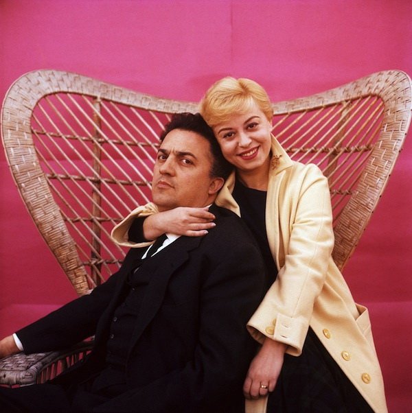 Ms_Golightly's tweet photo. #FedericoFellini &amp; #GiuliettaMasina, 1959.
Photo by #DuilioPallottelli https://t.co/RkrfHHwv8w