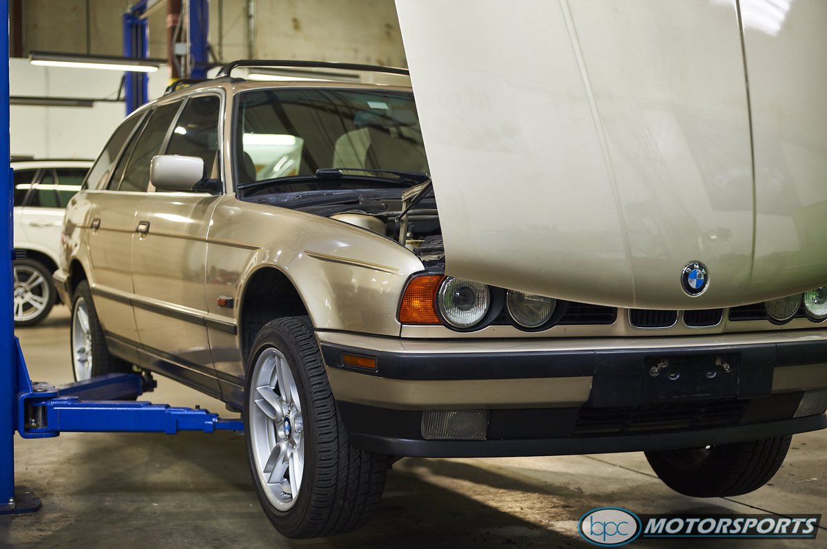 BPC_Motorsports's tweet photo. Touring Thursday!

#BMW #BMWCCA #BimmerPerformanceCenter #BPCMotorsports #E34 #Touring #Thursday #BMWPerformance #Bimmer #carphotography https://t.co/eyd5jUJd5m