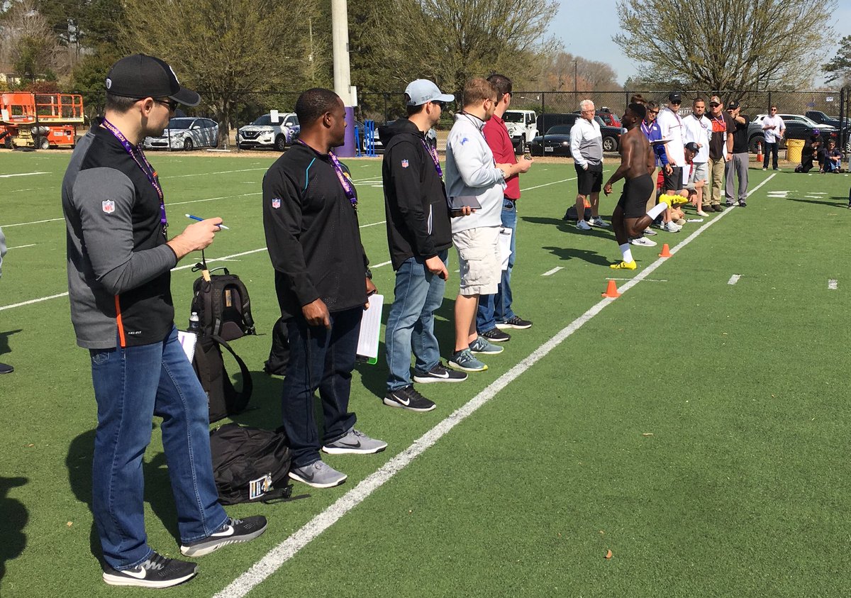 PR927FM's tweet photo. NFL Scouts on the scene timing the 40’s for #ECUProDay going on now. https://t.co/hyFuFlreAg