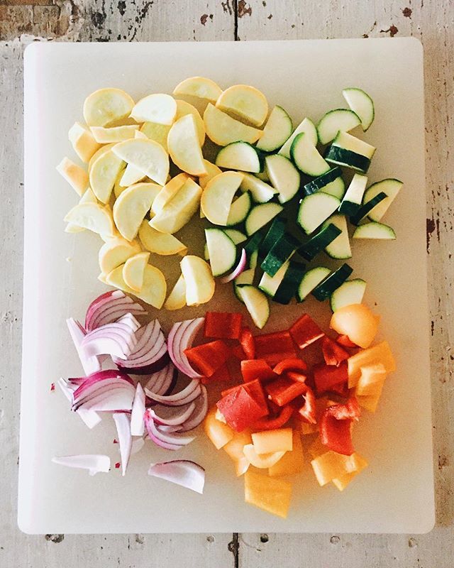 TrainProSteph's tweet image. “Even the smallest shift in perspective can bring about the greatest healing.” Joshua Kai
-
I used to loath most vegetables. I grew up on canned green beans, peas, mashed potatoes and corn. Salads were not served when I was younger, and I never saw my pa… ift.tt/2GDnJUe