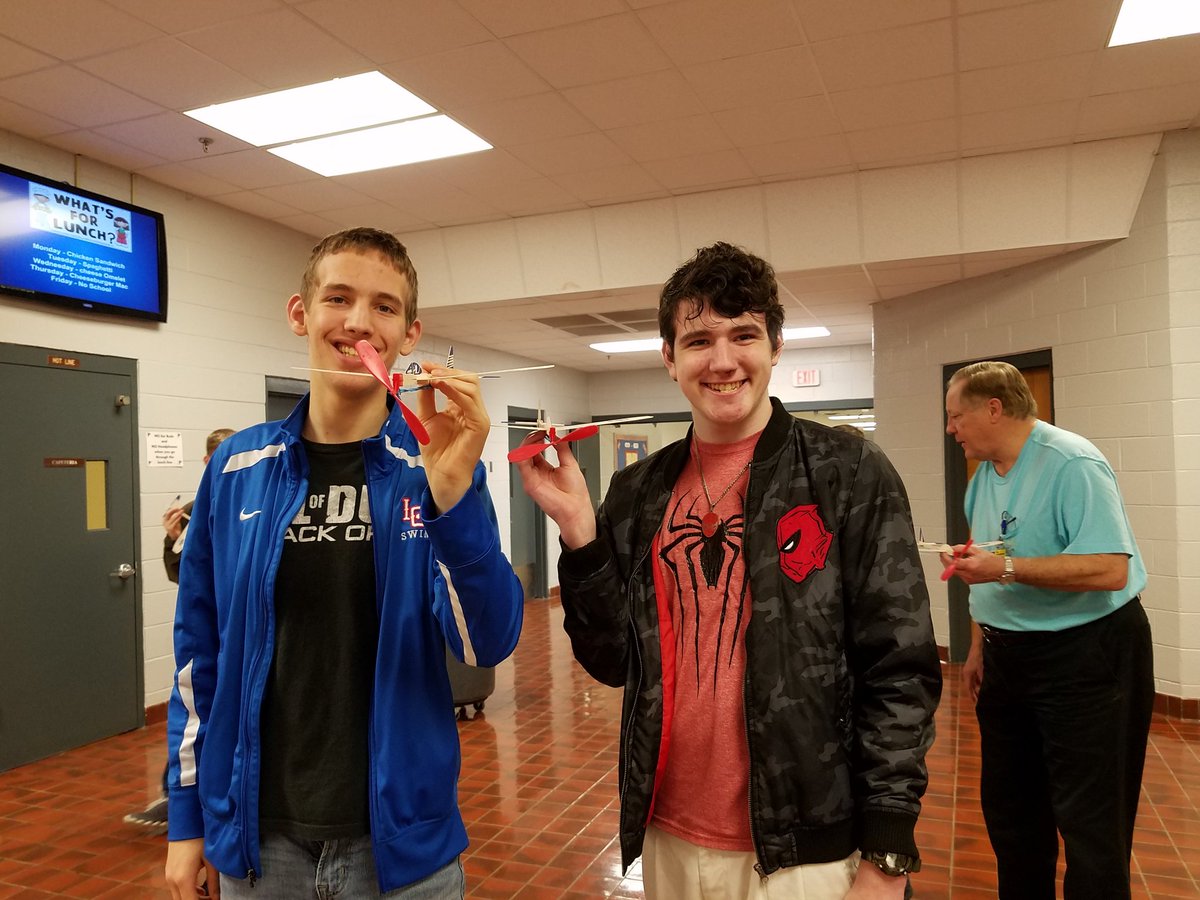 LCrobotics547's tweet photo. LCHS Aerospace Engineering working with our CDC kids!!! #LincolnCountySchools #LincolnCountyHighSchool #LincolnCountyCTE https://t.co/wfYsyKhakO