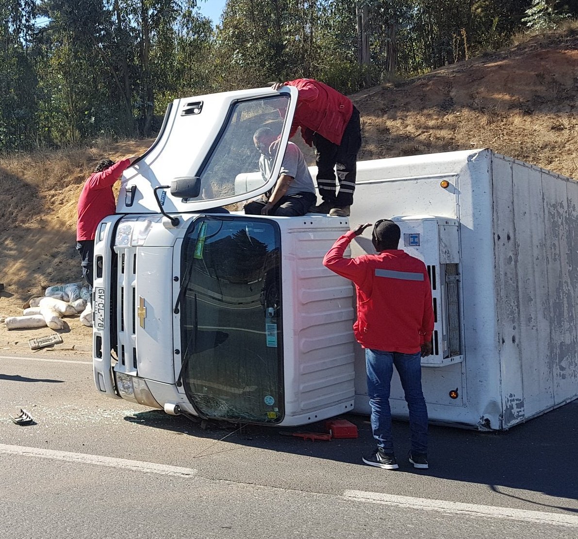 INF0SCHILE's tweet image. ⚠️#Placilla #Ruta 68 km 99.5 Direcc Valpo Camión Volcado. @ChileInfo5 @218SRuz @CEvalpo @pasioncamionero