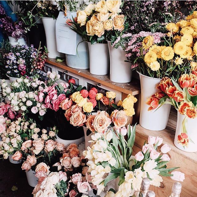 Let’s celebrate National Mom and Pop Business Owners Day! Stop in and pick up a beautiful arrangement for someone special.
