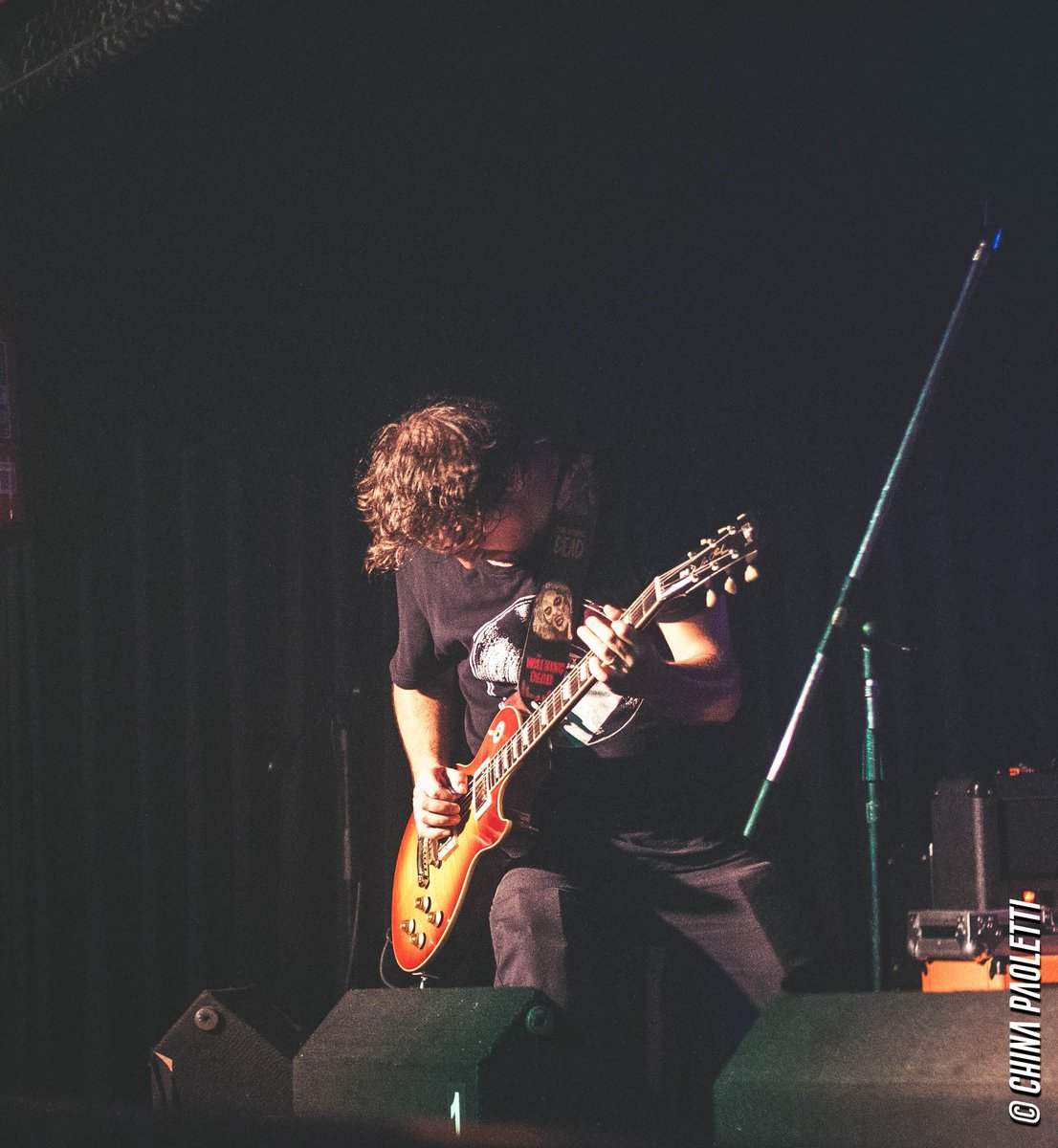 CuervoDiablo's tweet photo. En Greens Music Bar - 23/03
Live at Greens Music Bar - 03/23

@gibsonguitar @marshallamps @OrangeAmps @ernieball

#cuervodiablo #lespaul #jcm2000 #2x12cb #gauge #guitar #guitarist #Music #livemusic #live #sunburst #strap #WalkingDead #loudness #lights #darkness #headbanging https://t.co/pZmVOTeyzV