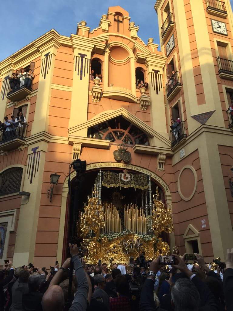 Acaba de decir Coco en PTV que La Paloma ha hecho el monumento a Málaga <a href="/Hdad_LaPaloma/">Hdad. de la Paloma</a> 
Y así es♥️
