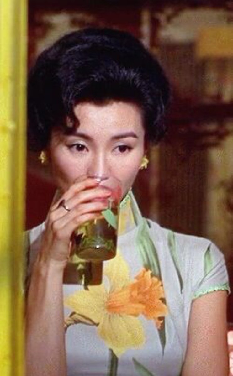 ボン Rt Comomoda1 わたし王家衛の 花様年華 大好きなんですけど マギーチャンのチャイナドレス姿の写真集欲しい T Co Bgrjsyc7mr Twitter