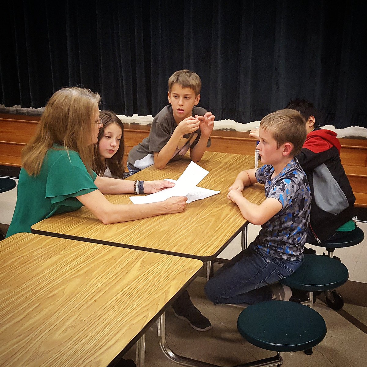 Tommyspall's tweet image. Wow!  Awesome experience working with these amazing 4th grade students over at @BrenhamElem in @BrenhamISD with both @edtech2love and @edtechchic !  #MiniReunion 

Helping to build powerful, persuasive writers!  #bisdwired #seaofcubs #beswired #ichoosebrenham