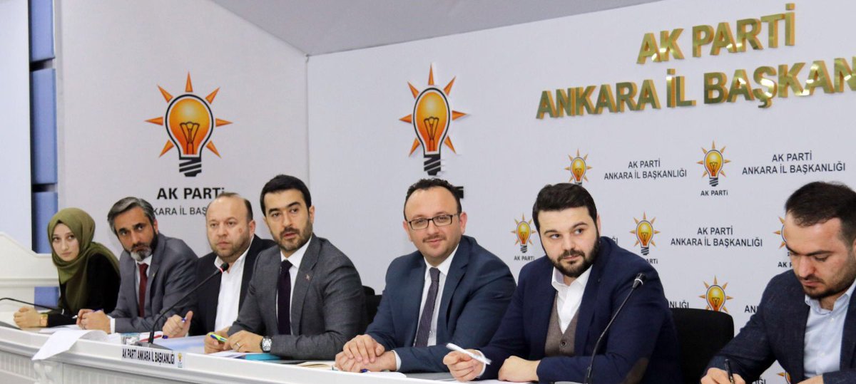 akyenimahalle06's tweet photo. Ak Parti Yenimahalle teşkilatı olarak, Ak Parti Ankara İl Başkanlığımızda  Mahalle Başkanları toplantımızı gerçekleştirdik. https://t.co/3Eg1HolVPr