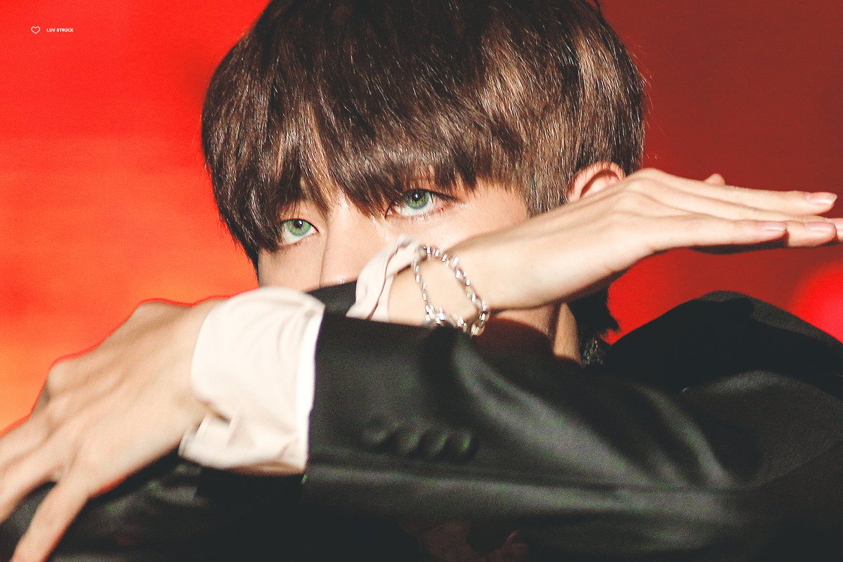 btsxpics's tweet photo. https://t.co/ur0bl4PgFK