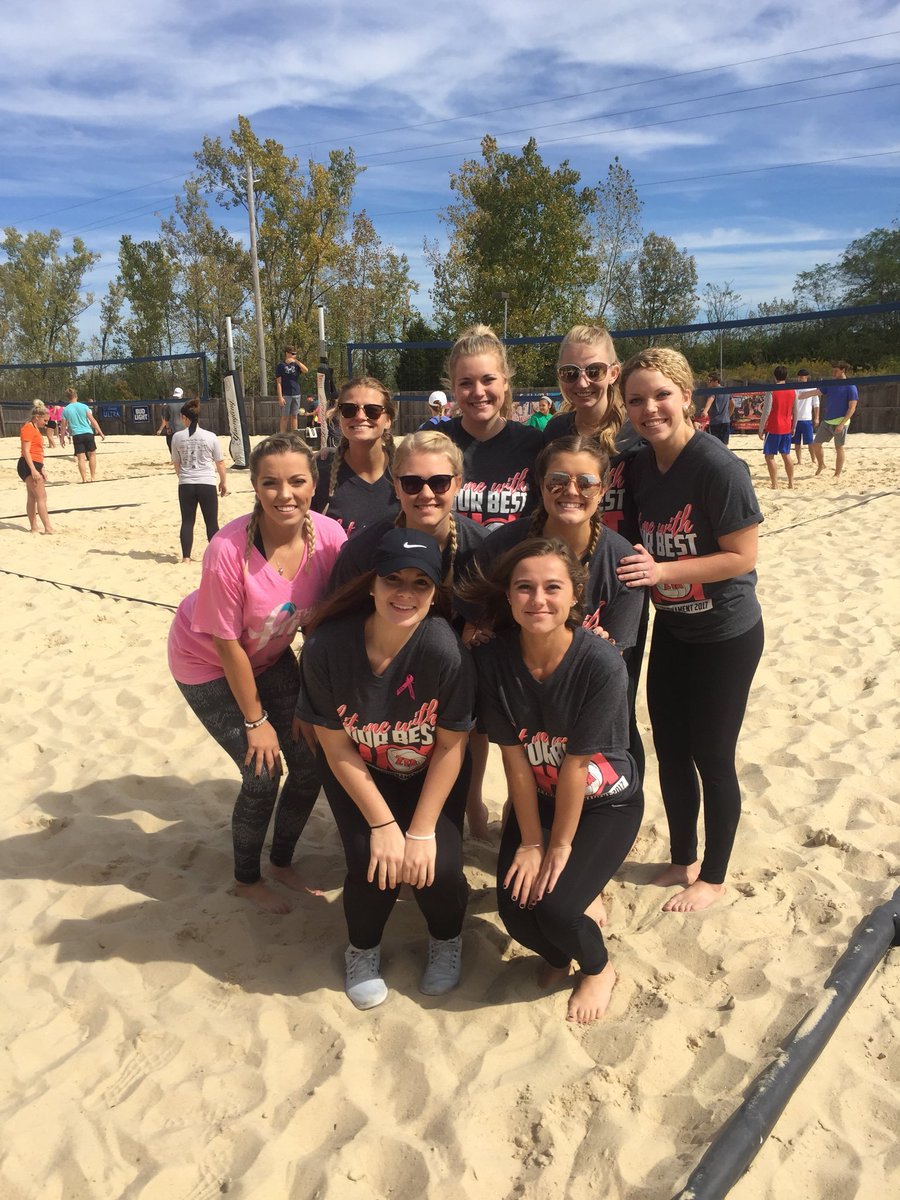 sydneyplotner's tweet photo. #ReThinkThursday #GreekWeek2k18 Greek life is full of caring and genuine people that want to help you grow https://t.co/hTwvCPCsn1