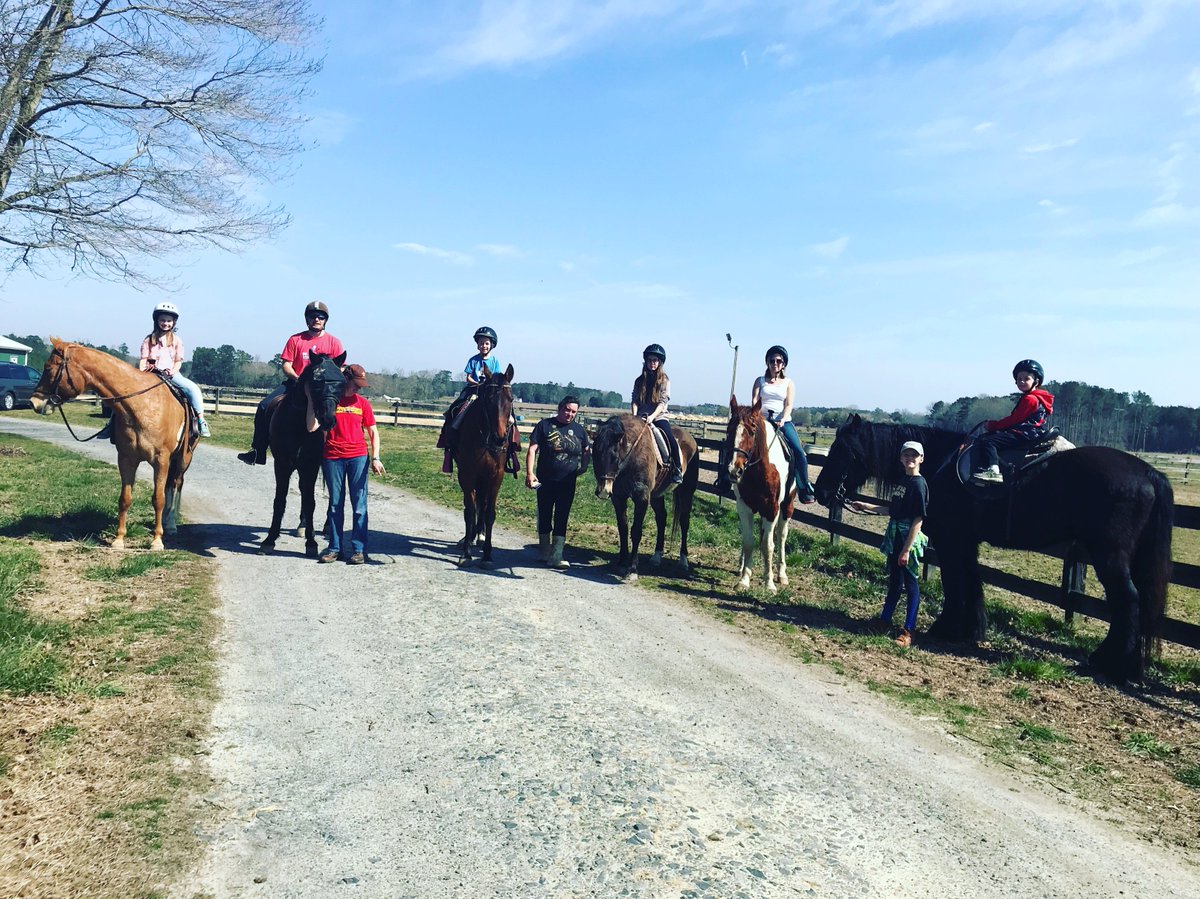 QueenHiveFarm1's tweet photo. A fine family from upstate New York rode with us today. The Easter holiday weekend and warmer weather are bringing lots of visitors to the Chincoteague area! #horses #Chincoteague #ChincoteagueIsland #trailriding #farmlife https://t.co/4FaGkv1ZzV