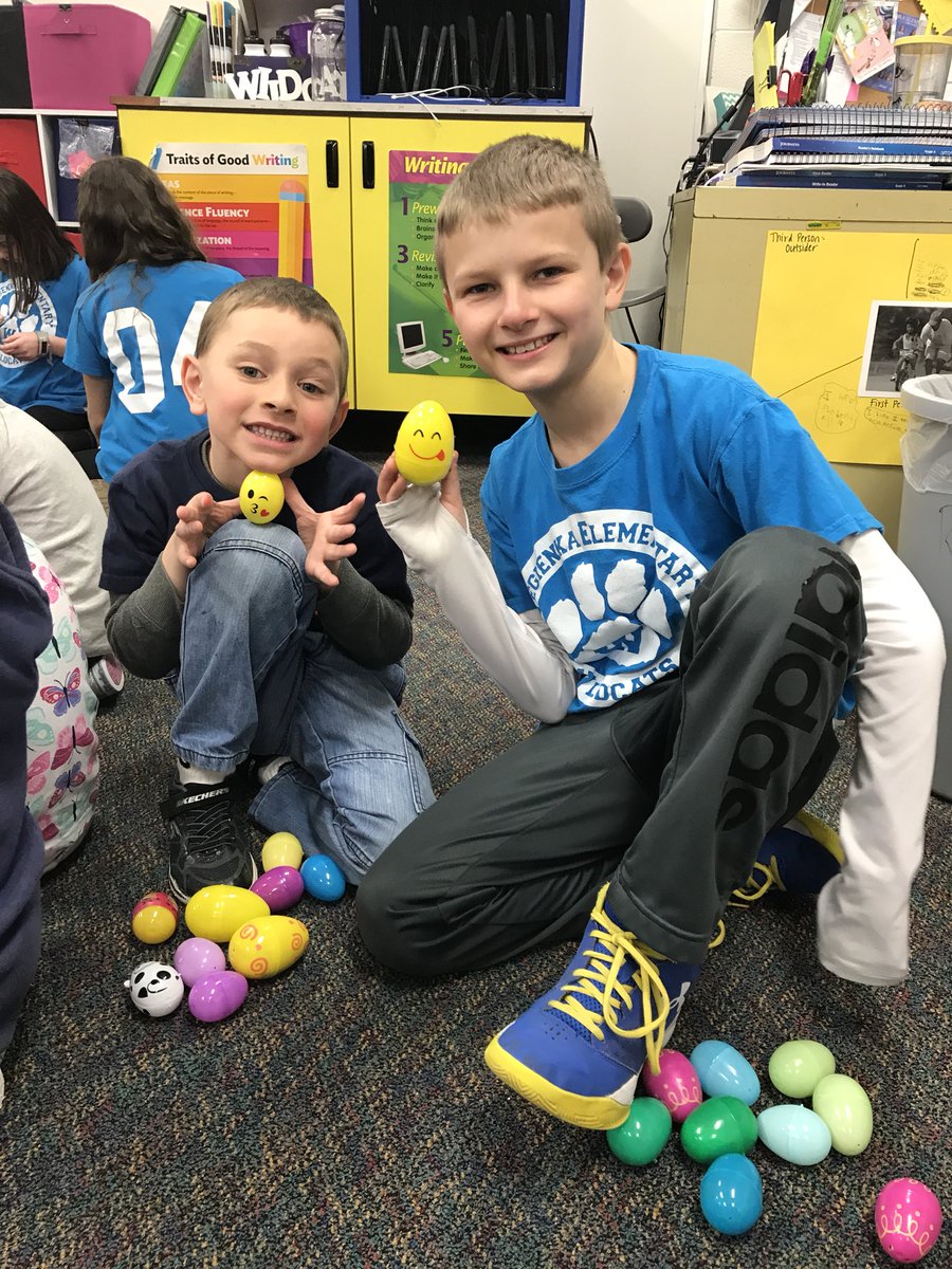 Zambo4th's tweet photo. Our Young 5 buddies were SO excited about the egg hunt we set up for them! 💜 @weginkaY5K #wegienkawildcat #whyWBSD https://t.co/s27Oq5M6i9