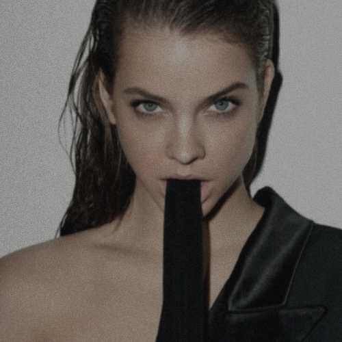 envolve-me com a luxuria do teu olhar, com os teus doces sussurros, com o fogo do teu toque(..) #GoldenHearts #LostParadiseParty #Fetiches