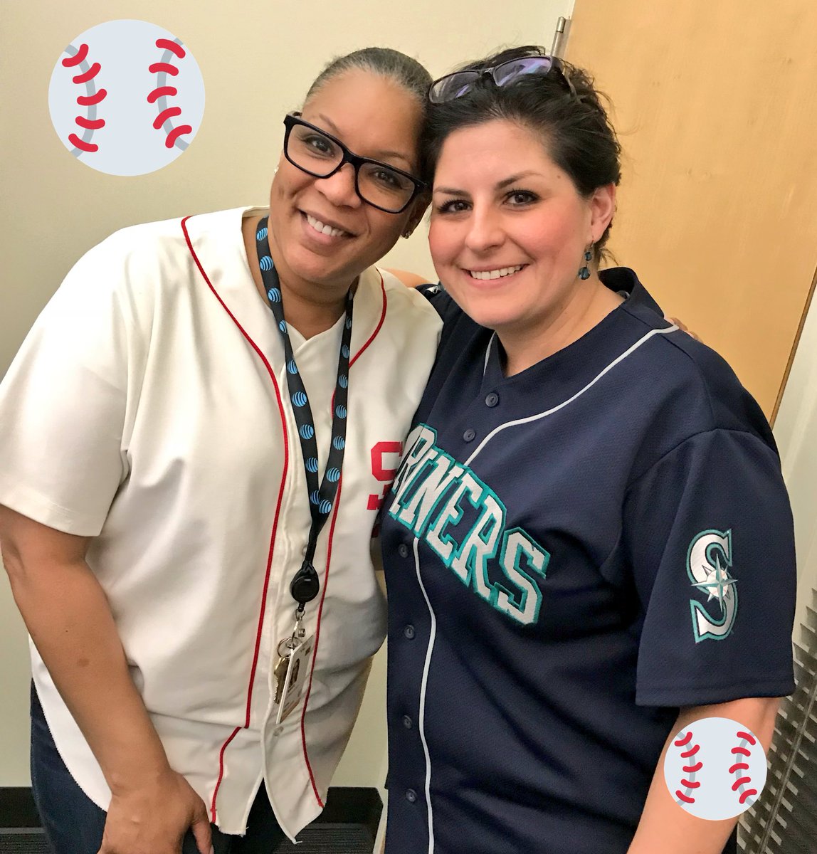 Celebrating opening day #LadiesofBothell #CelebratingSpiritWeek #Day4 #BeProud #TeamworkDreamwork #attemployee #LifeAtATT #YearOfTheChat #AwesomeATSD @liz_gtweets <a href="/socialbilllee/">Bill Lee</a> <a href="/Hylandr_ATT/">Ron Hyland</a>