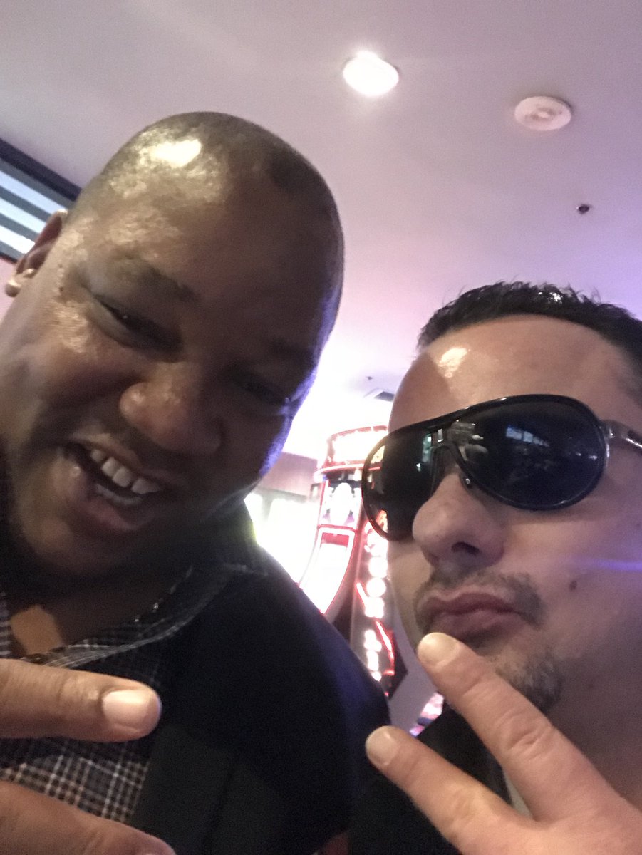 THESONNYVEGA's tweet photo. Me and @DarrenBanks56 holding it down @theDlasvegas #michigan #globlue #MarchMadness2018 https://t.co/Tub6ZXUo4s