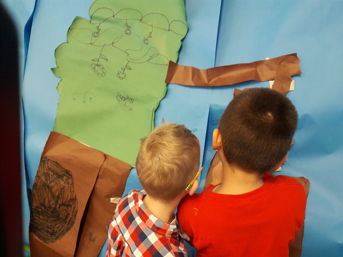 Special thanks to Ms. D for helping us make our awesome aquarium!🐠 #bethezookeeper <a href="/CG_Kindergarten/">CG Kindergarten</a> <a href="/CGArtRoom/">Amanda McNevin</a>