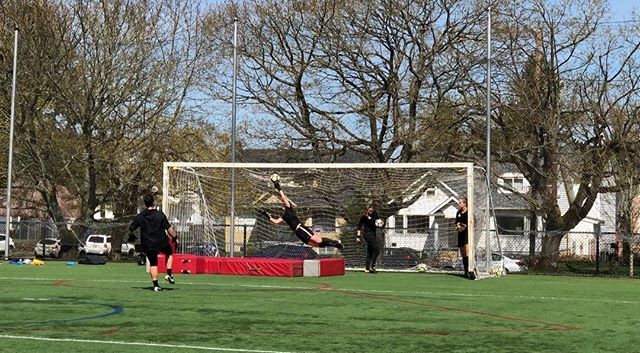 PortlandWSOC's tweet photo. GKs doin’ WERK!!👏🏻⚓️
#springdayz #maitesmats #portlandsun #gopilots ☺️ https://t.co/TcTGsJk1mi https://t.co/DLsVYk5XVK