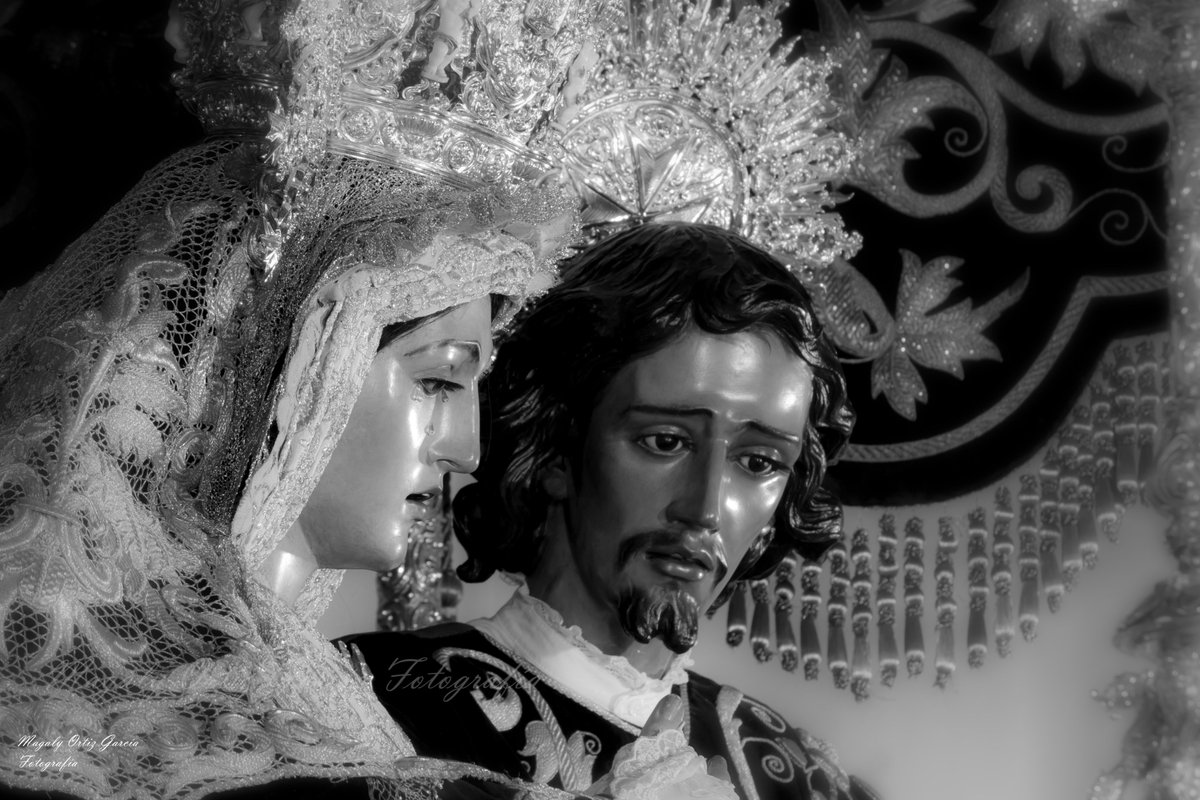 Cómo dejarte si no he visto amor más incondicional 
Aún guardo en mi corazón aquellas palabras 
"He ahí a tu madre"
Permíteme coger tus manos y guiar tus pasos en la oscuridad de tu dolor , yo te enseñaré que aún queda esperanza, que el amor es más fuerte que la muerte.