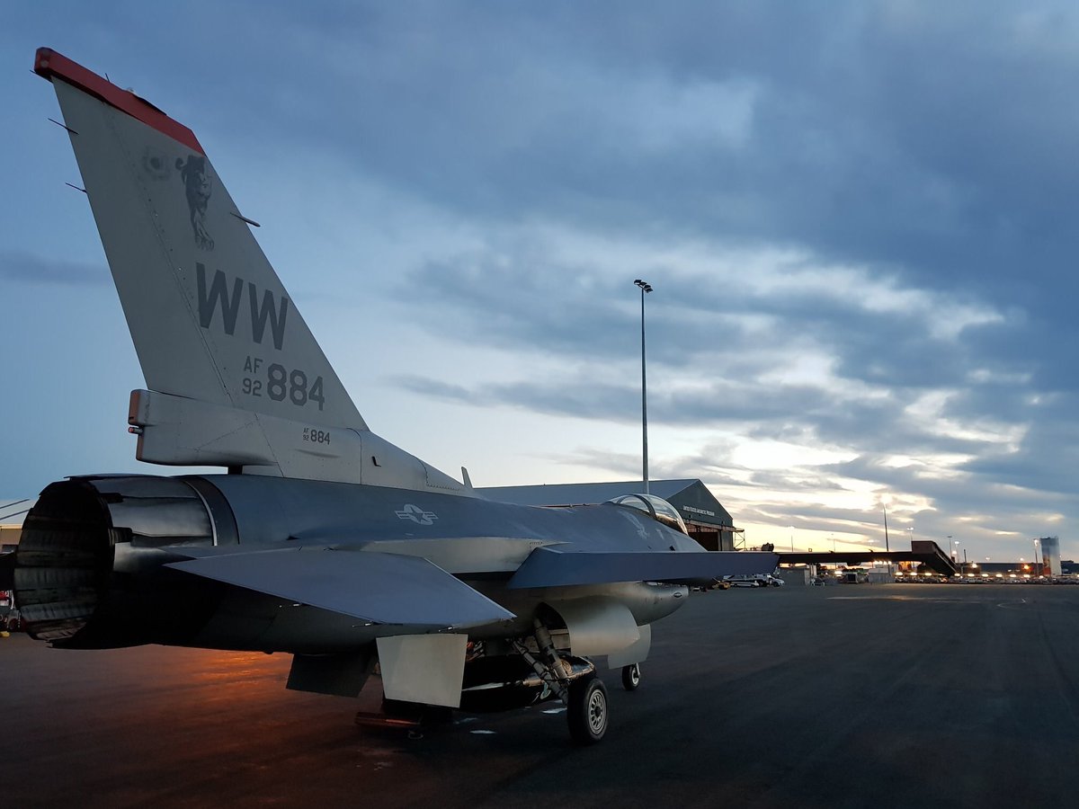 MexicaliFresh's tweet photo. So exciting to see the American F-16s here at Christchurch Airport for #warbirdsoverwanaka #fightingfalcons #spitfiresquare https://t.co/Q6HnFnNAls