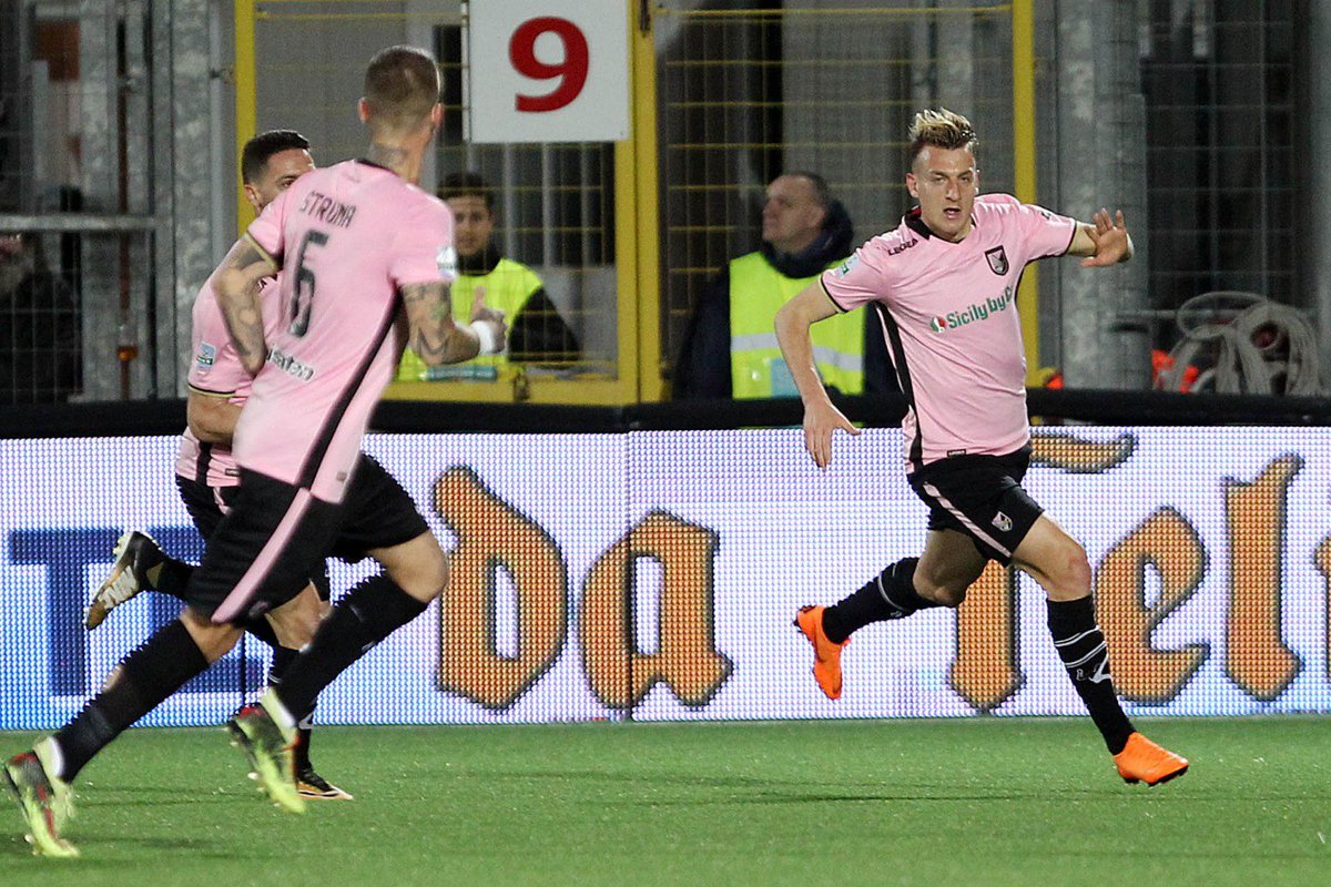 palermocalcioit's tweet photo. It's a long way to the top
(If you wanna rock 'n' roll) ๐โฝ๏ธ๐ช #EntPal https://t.co/WChoLGDKor