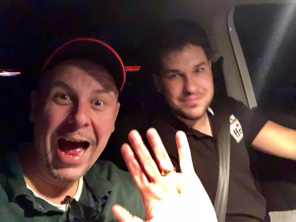 Franky131071's tweet photo. Auf dem Weg mit Darius zur #ffn #Party in #Aurich in der #Discothek #Rahmann👍🎉 ich freu mich auf euch. Euch ein schönes #Osterwochenende❤️🙏
#friday #night #fridaynight #picoftheday #love #music @radio.ffn @discorahmann https://t.co/2u0vwccOfo