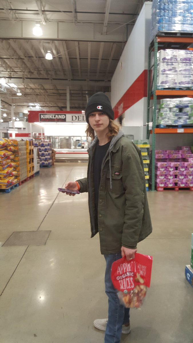 thiswaschester's tweet photo. #costcodate https://t.co/jmkNEVto1F